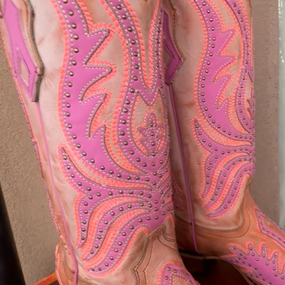 PINK FLUORESCENT EMBROIDERY AND STUDS SNIP TOE COWBOY BOOT - Picture 3 of 6